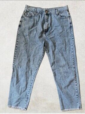 Chipre light wash blue denim jeans with a straight-leg cut and a raw hem